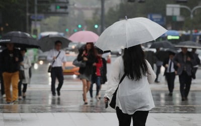 "우산 챙기세요"…내일 동해안·남부지방 빗방울