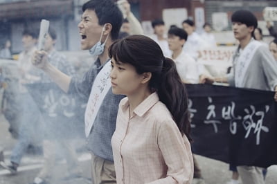 [영화톡] '1987' 탁 치니 억 하고 죽었다…그날의 사건