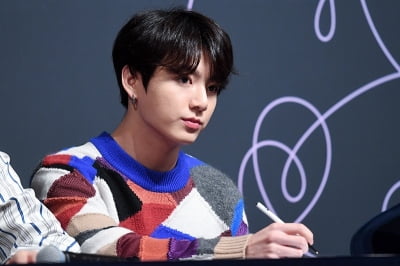 방탄소년단 정국 열애설 타투샵 "지금까지 협박…하루에도 전화 수백통" [직격 인터뷰]