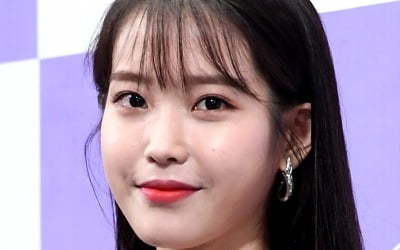 [전문] 아이유, 팬카페에 "새 앨범 시간 더 필요하다" 사과…설리 사망 영향?