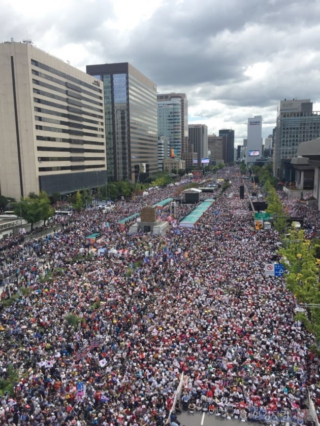 박주민 의원 "오늘 광화문 집회는 한국당 집회 vs 서초동 집회가 국민의 집회"
