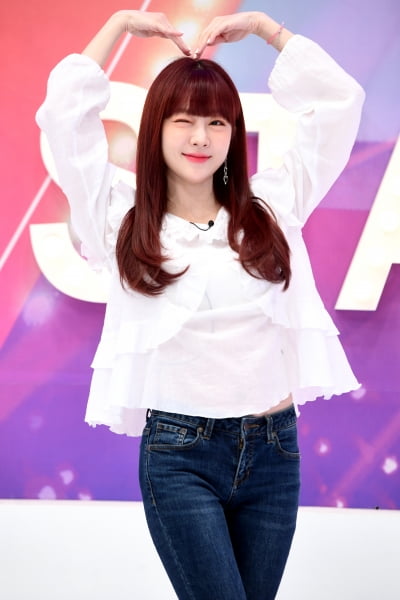 [포토] 라붐 유정, '상큼함 가득 담아 하트~'