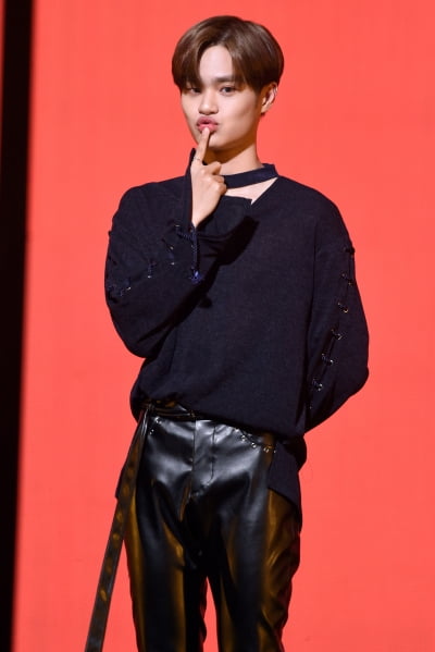 [포토] AB6IX 이대휘, '귀엽게 입술 츄~'