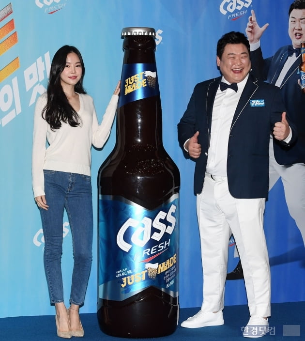 [포토] 손나은-김준현, '캬~소리 나는 맥주 모델'