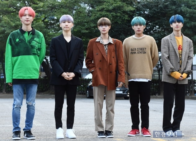 [포토] AB6IX, '언제 어디서나 멋진 다섯 남자'