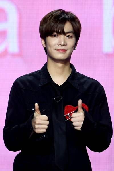 [포토] 뉴이스트 JR, '심장 저격 비주얼'