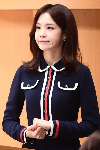  장예원 아나운서, '귀여움 가득한 표정'