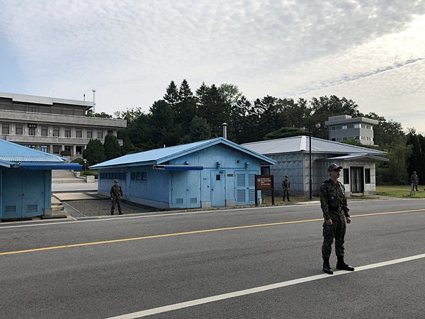 “역사적 현장 직접 피부로 느끼고 싶었다” 판문점으로 향하는 대학생들