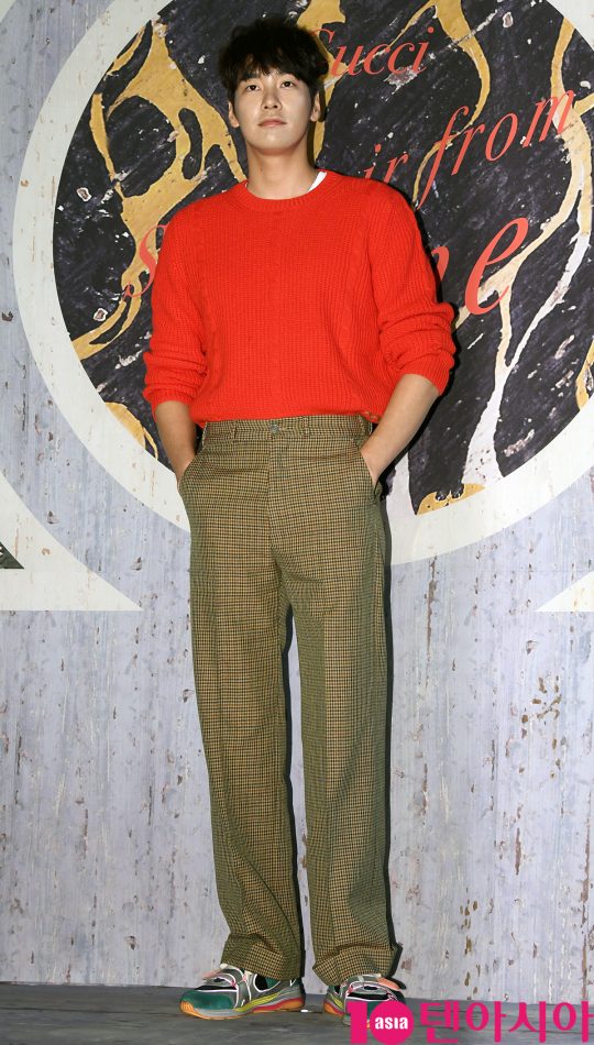 배우 김영광이 1일 오후 서울 계동 한 카페에서 열린 구찌 포토콜 행사에 참석하고 있다.