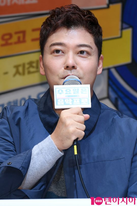 방송인 전현무가 2일 오전 서울 신도림동 라마다호텔에서 열린 tvN 예능 ‘수요일은 음악프로’ 제작발표회에 참석해 인사말을 하고 있다.