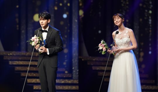 옹성우(왼쪽)-권나라, ‘2019코리아드라마어워즈’ 남녀 신인상 수상./ 사진제공=코리아드라마페스티벌 운영사무국