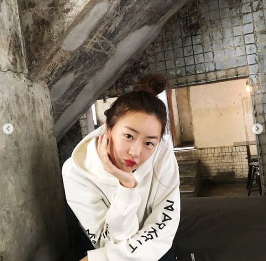 "쌩얼엔 레드립"...달수빈, 민낯도 당당하게