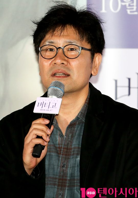 전계수 감독이 11일 오후 서울 한강로3가 CGV 용산아이파크몰점에서 열린 영화 ‘버티고’ 언론시사회에 참석하고 있다.