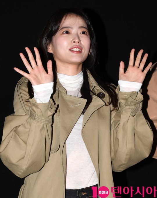 배우 천우희가 19일 오후 서울 강남구 삼성동 메가박스 코엑스에서 열린 영화 ‘버티고’ 무대인사에 참석하고 있다.