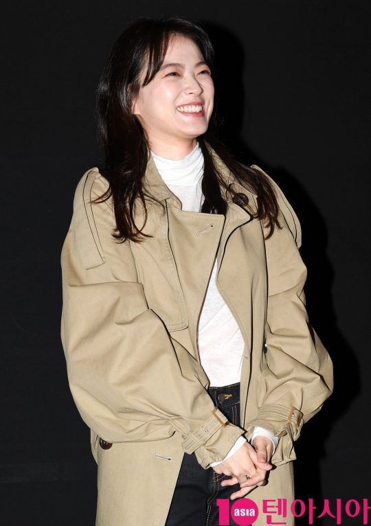 배우 천우희가 19일 오후 서울 강남구 삼성동 메가박스 코엑스에서 열린 영화 ‘버티고’ 무대인사에 참석하고 있다.