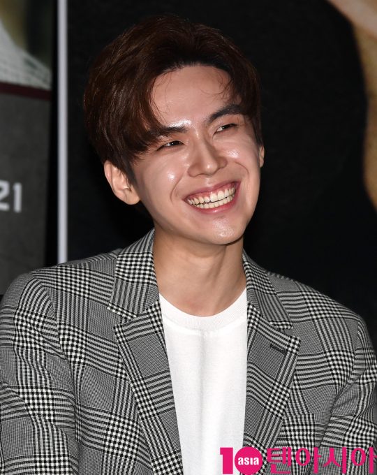 배우 김도훈이 22일 오전 서울 신사동 압구정 CGV에서 열린 영화 ‘얼굴없는 보스’ 제작보고회에 참석하고 있다.