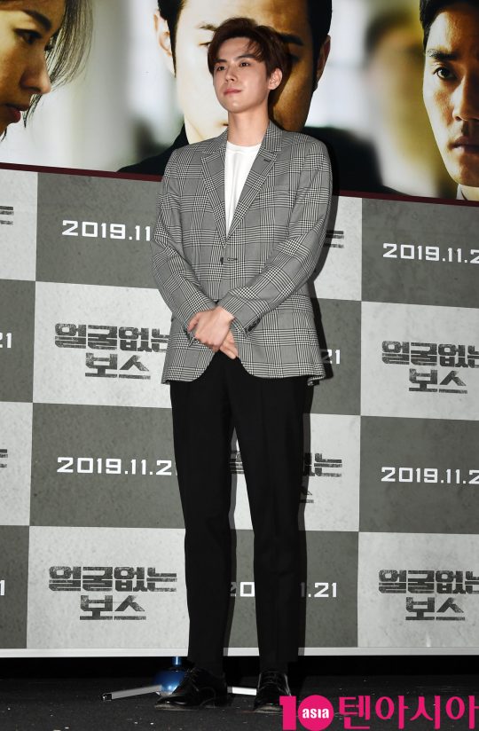 배우 김도훈이 22일 오전 서울 신사동 압구정 CGV에서 열린 영화 ‘얼굴없는 보스’ 제작보고회에 참석하고 있다.