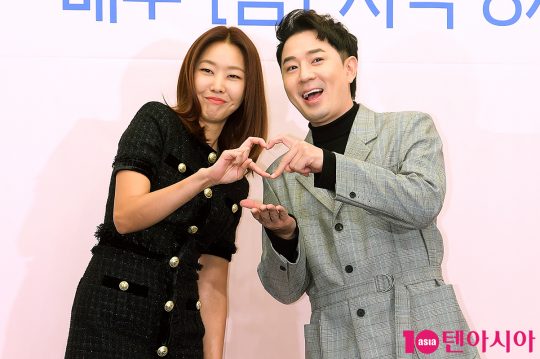 모델 한혜진(왼쪽)과 방송인 붐이 24일 오전 11시 서울 상암동 스탠포드호텔 서울에서 열린 Mnet ‘썸바디2’ 기자간담회에 참석했다./ 서예진 기자 yejin@