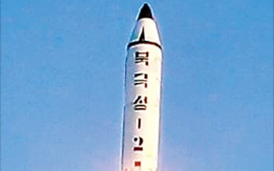 "SLBM 북극성-3형은 게임 체인저…美 서부 기습타격 가능"