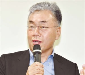 '통신칩 전문가' 강인엽 사장, 금탑산업훈장 영예