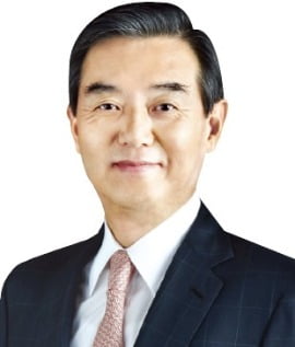                                 김윤 회장 