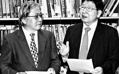 '지한파'日 원로학자 오코노기 교수의'쓴소리'…"한·일 정부, 선거 이용하려 惡手만 주고받아"