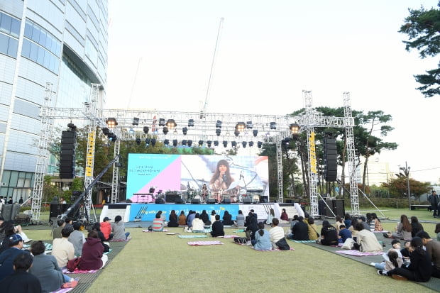 [2019청춘커피페스티벌] 백세희 작가 "청춘과 우울은 뗄 수 없어요"