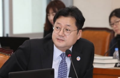 민주당 "조국 사퇴, 여론조사 결과와 관련 없다"