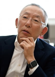 야나이 패스트리테일링 회장, “이대로 가면 일본은 중위권 국가로 전락”