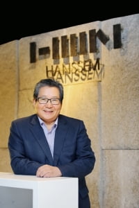 &#39;최장수 CEO&#39; 최양하 한샘 회장 물러난다…“후진 양성에 매진”