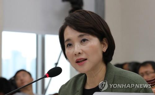 유은혜, 나경원 아들 논란에 "감사할 수 있는 사안인지 검토"