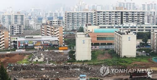 강남 아파트 시장 "일단 지켜보자" 관망…재건축은 분양 서둘러