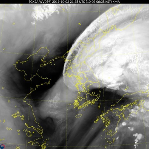 태풍 '미탁' 동해로 진출…오늘까지 동해안 매우 강한 비바람