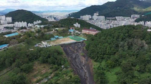 구평동 산사태, 우면산 판박이…군훈련장 배수문제 원인 가능성