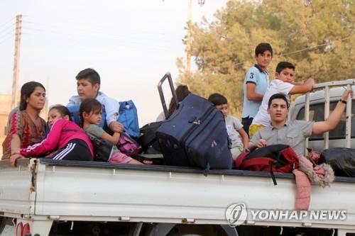 하루 만에 7만명 피란…쿠르드 탈출 줄 잇는 시리아 북동부(종합)