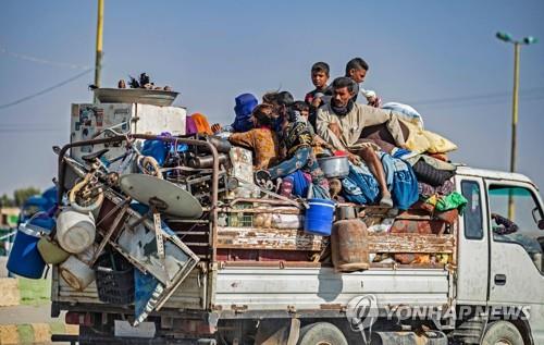 하루 만에 7만명 피란…쿠르드 탈출 줄 잇는 시리아 북동부(종합)