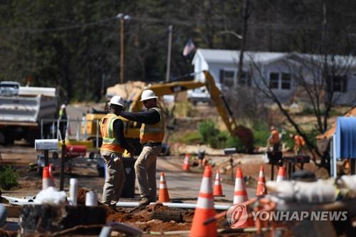 美캘리포니아주 산불위험 최고조 강제단전…150만명 '암흑천지'