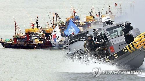 백령도 인근 해역 불법 침범하고 도주한 중국어선 1척 나포