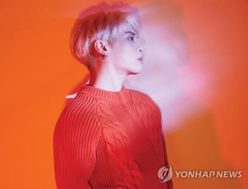 샤이니 종현 재단, 더크로스 김혁건 등에게 지원금 전달