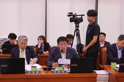 서삼석 "내구연한 넘긴 해경 함정 35척 안전검사 없이 운항"