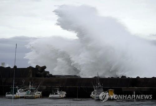 "기후변화로 슈퍼태풍 日에 많이 간다…14년에 12개꼴 가능성"