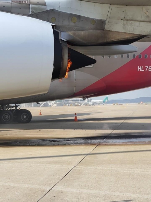 아시아나 여객기 인천공항서 엔진에 화재…인명피해 없어