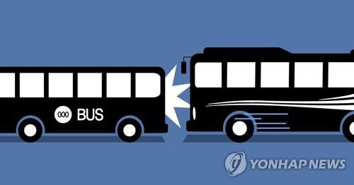 운전중 유튜브 보는 버스 기사…승객은 벌벌, 처벌은 솜방망이
