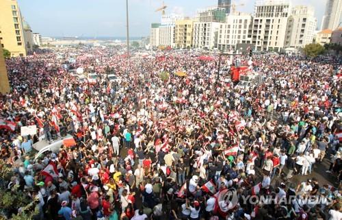 레바논 반정부·반부패 시위 나흘째…내각 총사퇴 요구