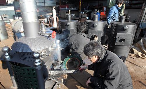 '나는 난로다'…완주서 고효율 화목 난로 전시·판매