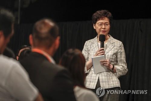 캐리 람 "홍콩 경찰 지지…폭력세력과는 대화 안 해"