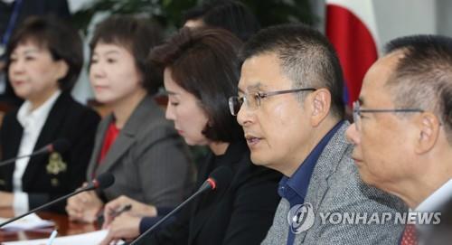한국당, 文대통령 모친상 조의 직후 공세…"의원수-공수처 야합"