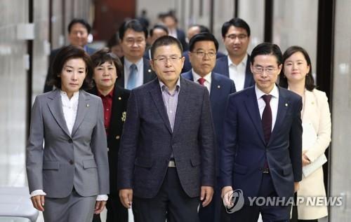 한국당, '공수처·선거법 저지' 총력…11월 전국 순회 여론전