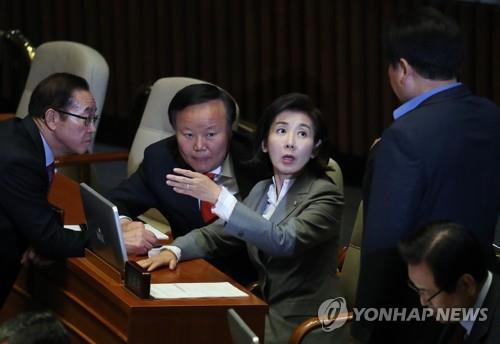 한국당, '공수처·선거법 저지' 총력…11월 전국 순회 여론전(종합)
