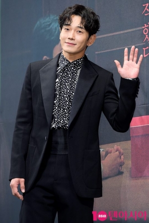 [TEN PHOTO]온주완 &#39;심쿵했죠?&#39;